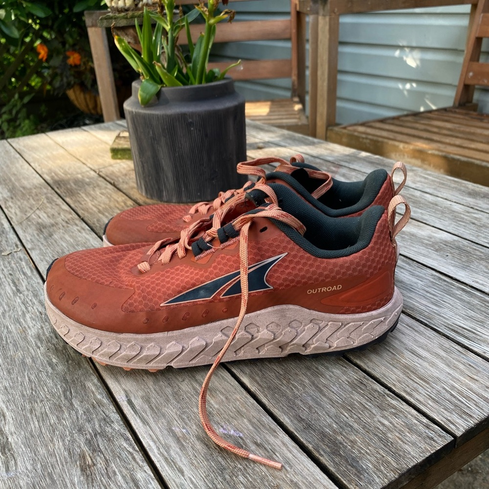 Altra Outroad Aloha Orange Running Shoes Women's Size 8.5